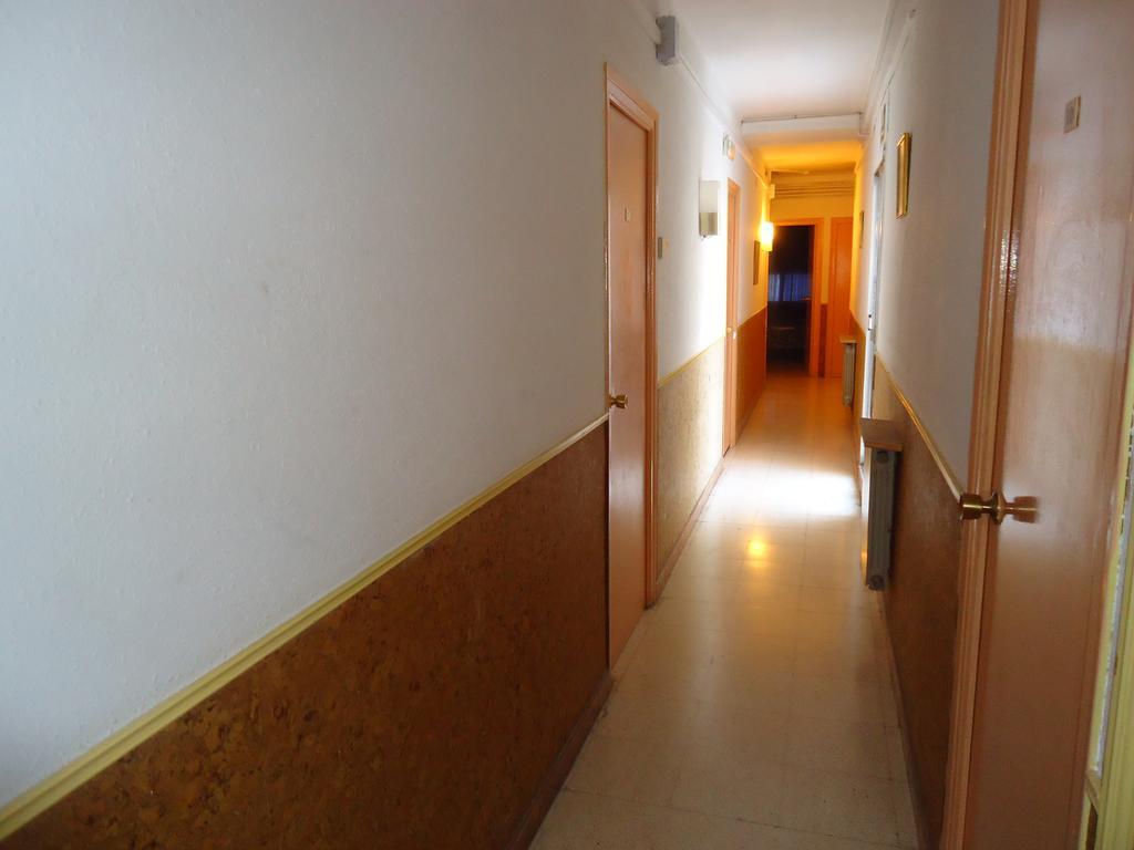Hotel Pension Mode Льєйда Екстер'єр фото