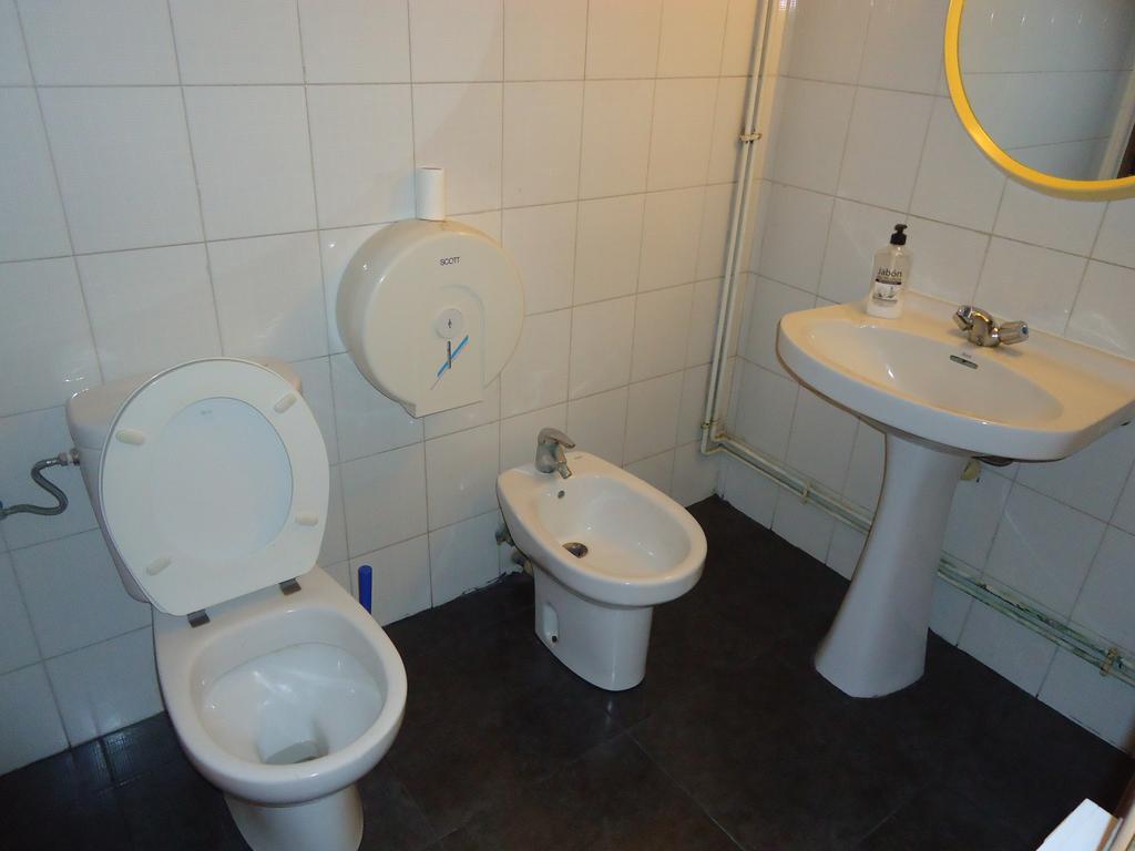 Hotel Pension Mode Льєйда Екстер'єр фото